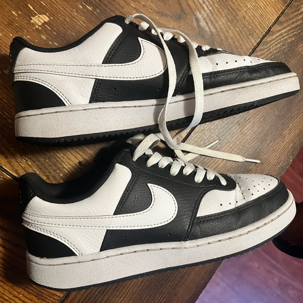 Women’s Nike Dunks - Picture 2 of 3